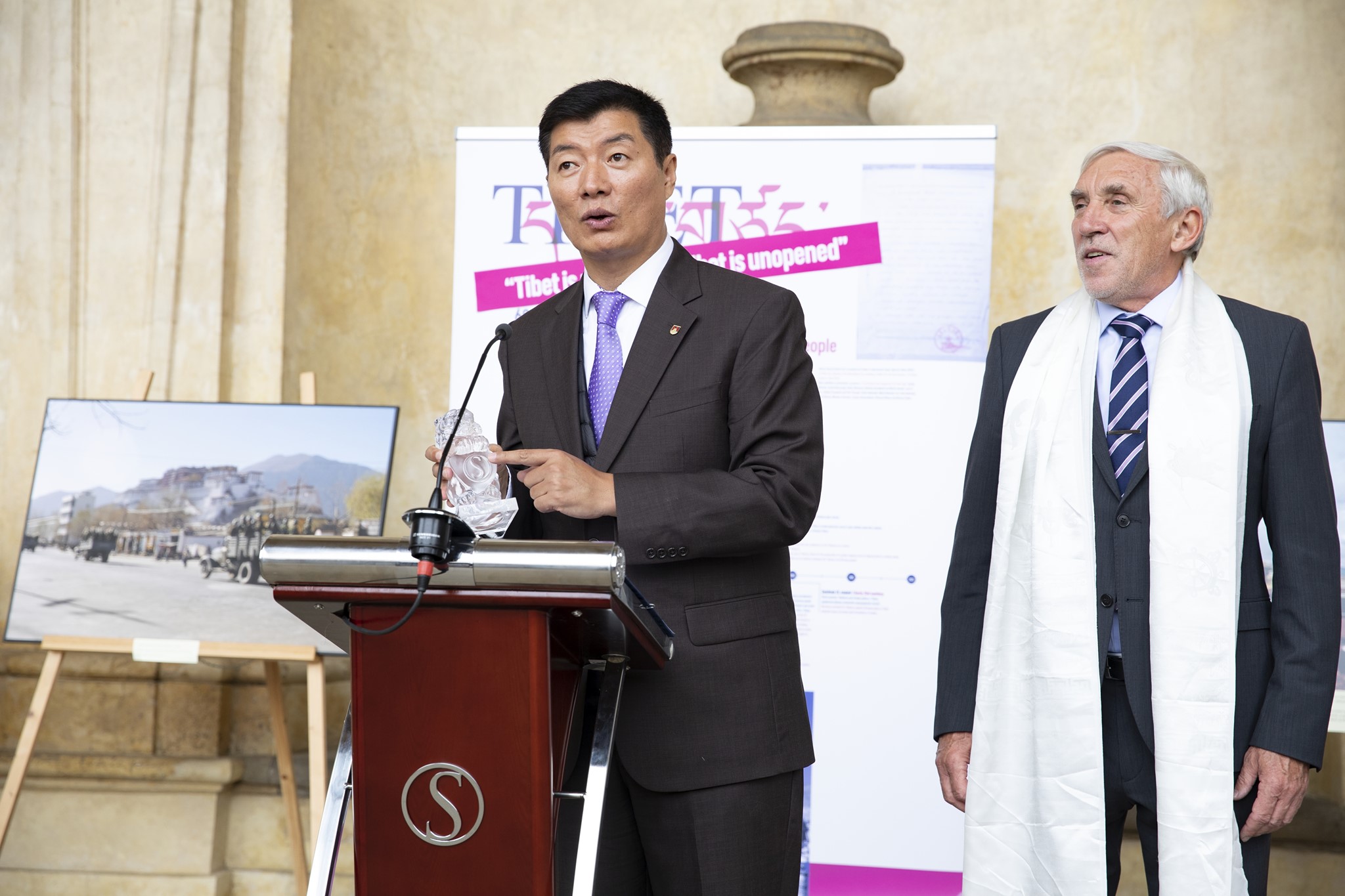 Featured image for “Lobsang Sangay, Prime Minister of the Tibetan government-in-exile, received in the Senate”